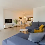 Frente Al Mar Torres De Playamar Beachfront Appartement