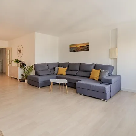 Frente Al Mar Torres De Playamar En Torremolinos