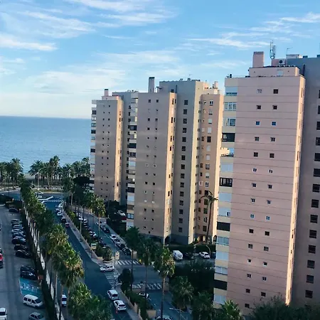 Frente Al Mar Torres De Playamar En Torremolinos