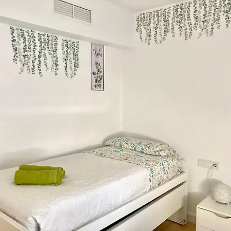 Frente Al Mar Torres De Playamar En Torremolinos