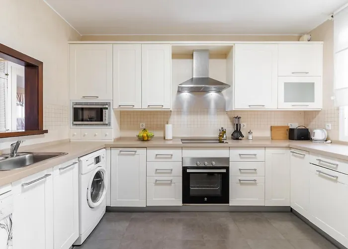 Frente Al Mar Torres De Playamar En Torremolinos