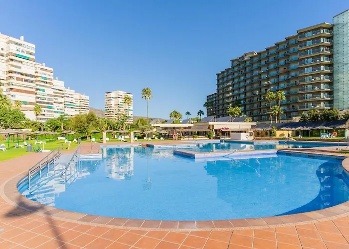 Frente Al Mar Torres De Playamar En Torremolinos