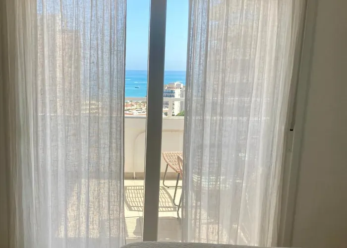 Frente Al Mar Torres De Playamar En * Torremolinos